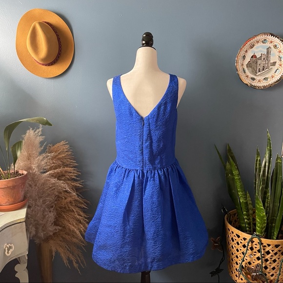 BCBG party dress size small (fits medium) - Picture 3 of 9